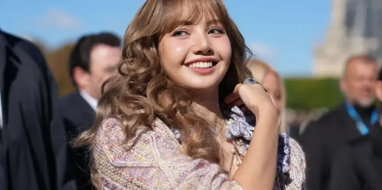 BLACKPINK’s Lisa Turns Oversized T-Shirt Into Statement Dress in Viral Photo Dump