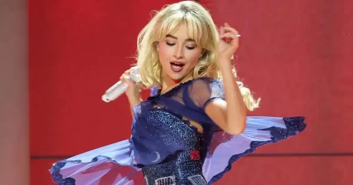 Sabrina Carpenter Debuts Bold Outfit Change During Coachella 2026 Performance