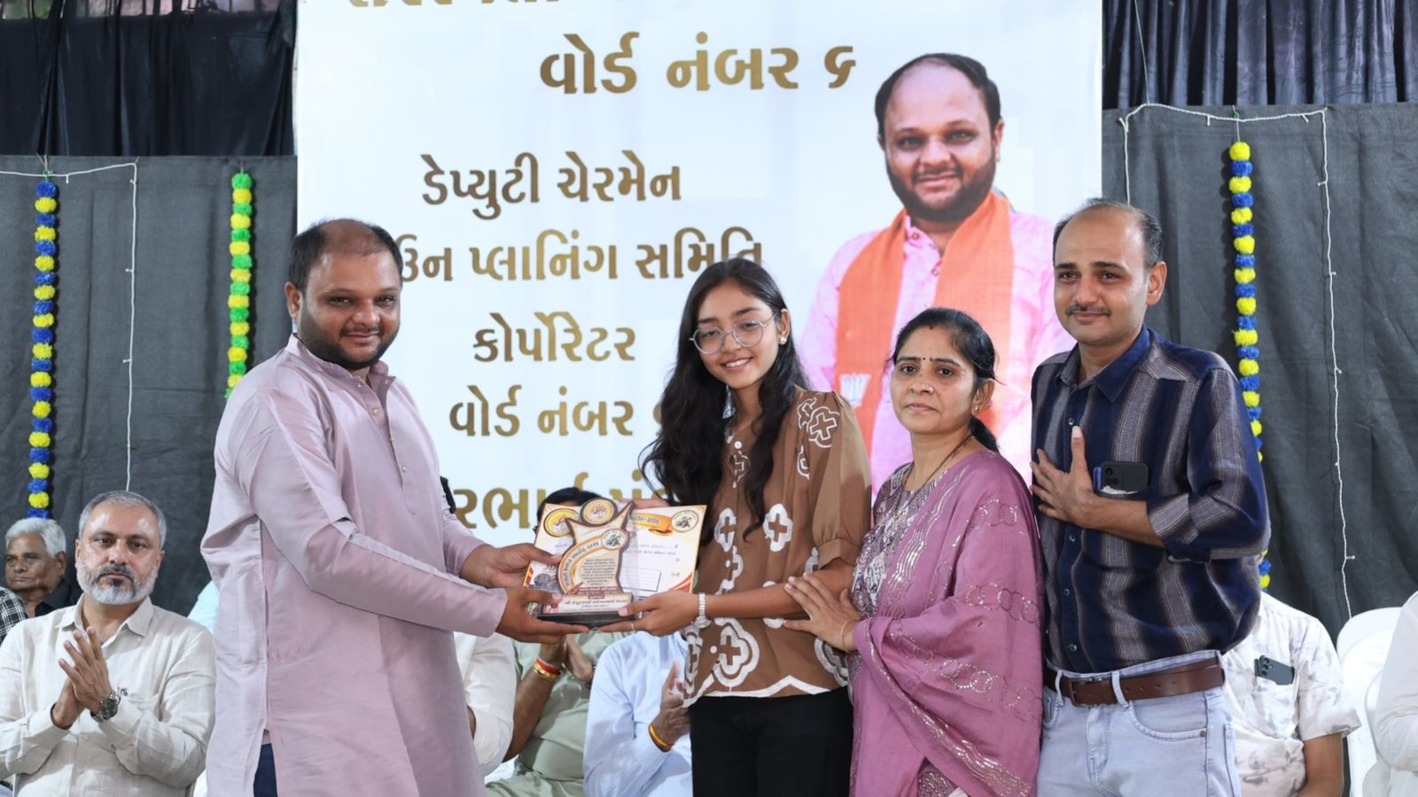Morbi Ward 6 Corporator Keyurbhai Pandya Felicitates Over 400 Students